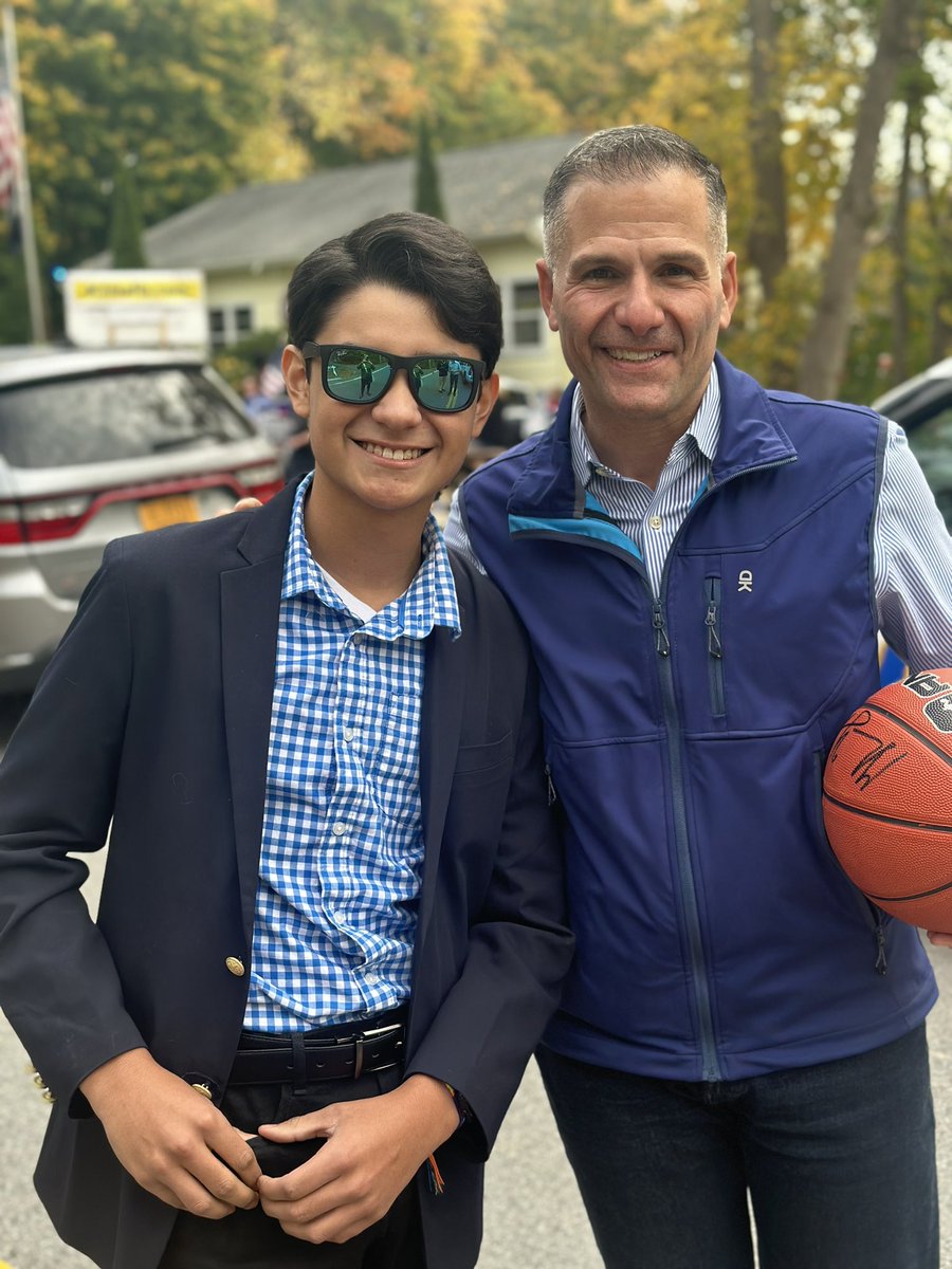 NewYorkTRS's tweet photo. Congratulations to an amazing public servant and leader: #NY19 next Congressman @marcmolinaro 🇺🇸❤️!
Thank you for inspiring Teen Republicans from all across the Empire State! #BelieveAgain #MarcForUS https://t.co/gQWMInPl7o