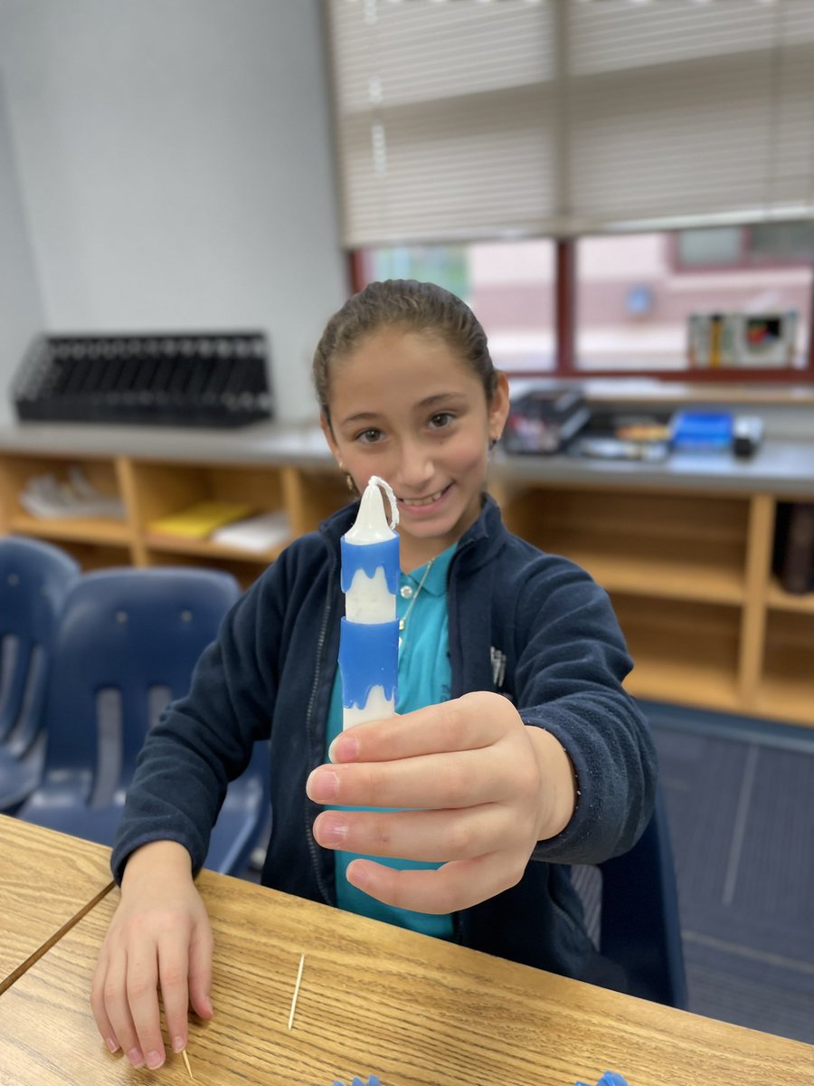 DavisMusicTeach's tweet photo. Making Shabbat candles with #davis4 @Davis_Academy @MrsSchneider4th https://t.co/40IppxFmFk