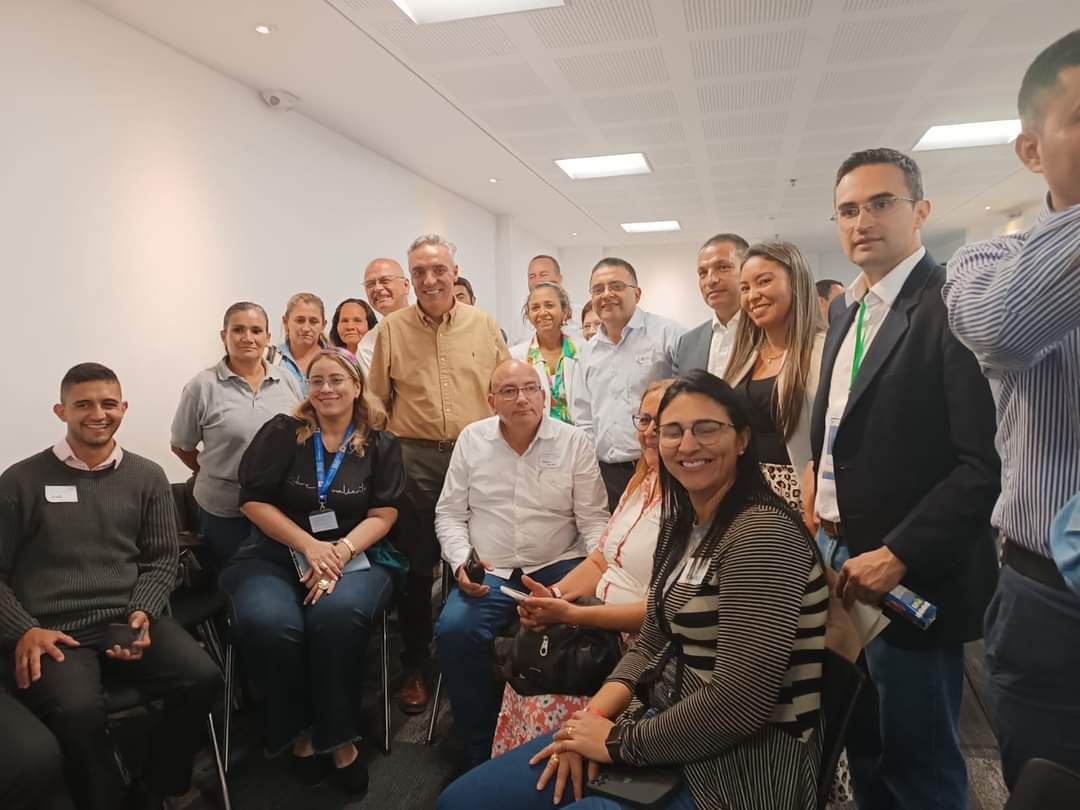 Aportes del 𝙨𝙚𝙘𝙩𝙤𝙧 𝙧𝙚𝙡𝙞𝙜𝙞𝙤𝙨𝙤 que han impactado la comunidad han abierto espacios donde <a href="/PartidoMIRA/">Partido MIRA</a> es escuchado en la construcción del futuro 𝙋𝙡𝙖𝙣 𝙉𝙖𝙘𝙞𝙤𝙣𝙖𝙡 𝙙𝙚 𝘿𝙚𝙨𝙖𝙧𝙧𝙤𝙡𝙡𝙤. <a href="/FrancyYuliPerez/">Francy Yuli Pérez Medina</a> <a href="/luisfabianbg/">Luis Fabián Buriticá</a> <a href="/YonhFredy79/">Yonh Fredy Sepúlveda</a>
#QuindioNoSeDetiene