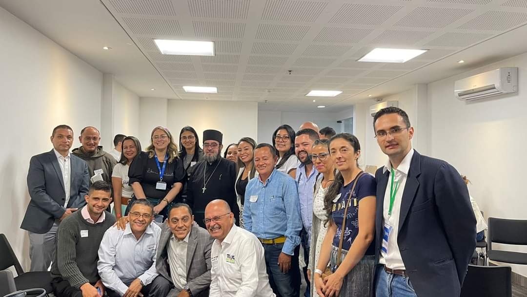 BernardoValncia's tweet photo. Aportes del 𝙨𝙚𝙘𝙩𝙤𝙧 𝙧𝙚𝙡𝙞𝙜𝙞𝙤𝙨𝙤 que han impactado la comunidad han abierto espacios donde @PartidoMIRA es escuchado en la construcción del futuro 𝙋𝙡𝙖𝙣 𝙉𝙖𝙘𝙞𝙤𝙣𝙖𝙡 𝙙𝙚 𝘿𝙚𝙨𝙖𝙧𝙧𝙤𝙡𝙡𝙤. @FrancyYuliPerez @luisfabianbg @YonhFredy79
#QuindioNoSeDetiene https://t.co/8gQ3kpNTyE