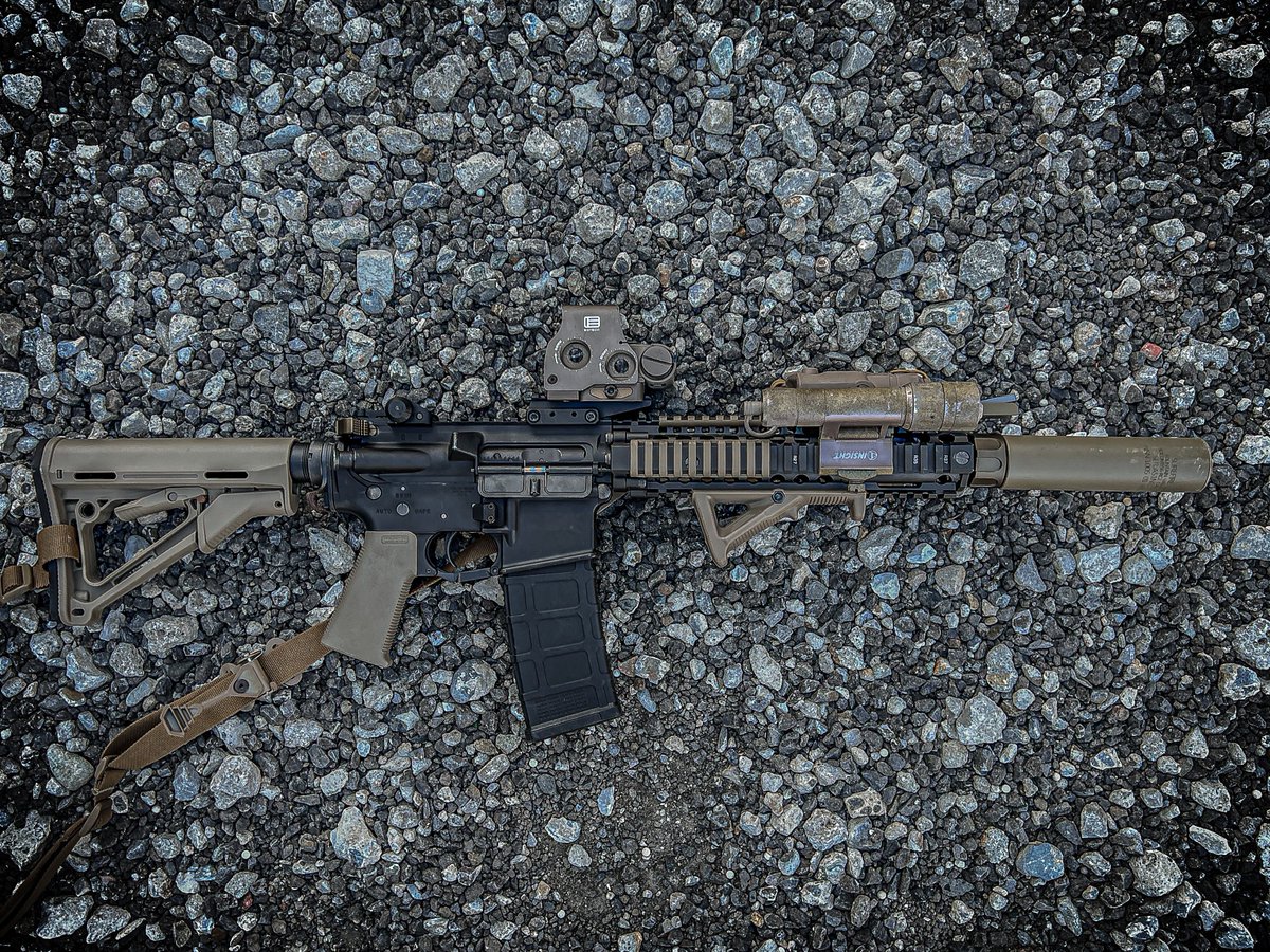 mark716D's tweet photo. #いい銃の日 https://t.co/x3HUdZRLkz