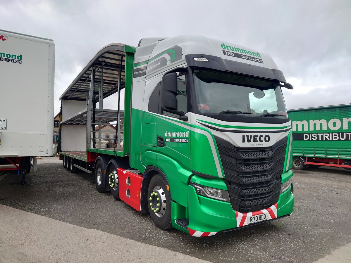 TrucknDriver's tweet photo. Drummond Distribution @IVECOUK S-Way 510. Not many of these were made, with the 13 litre changing from 510/570 to 490/530/570 at Euro 6e https://t.co/vMhCONBtaF