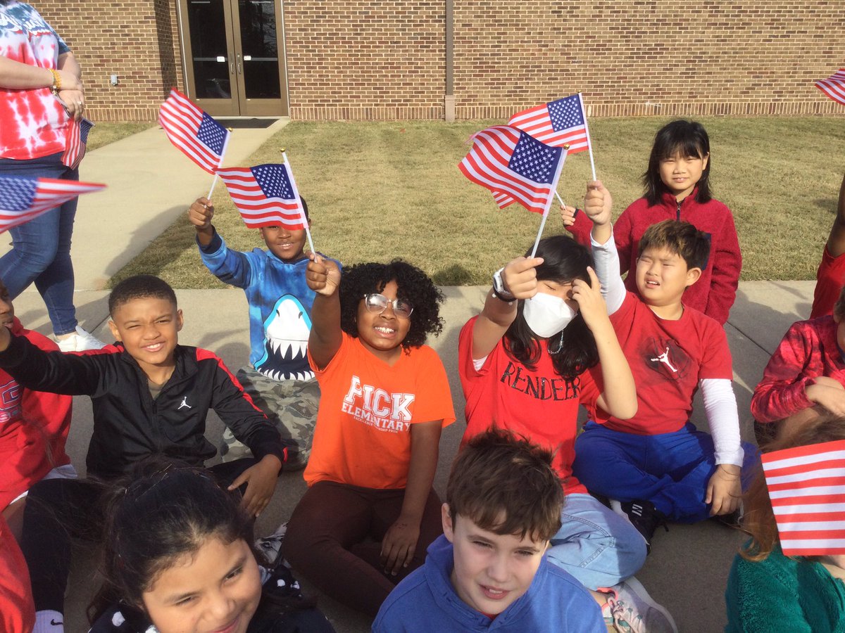 PickElementary's tweet photo. We thank you for your service! Pick Elementary Veteran’s Day Parade! https://t.co/PTEGiTgWBi