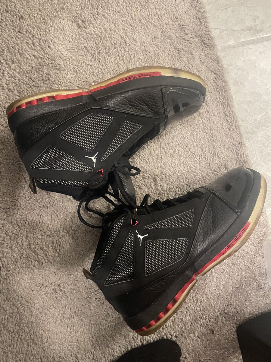 Big4Bud's tweet photo. No strap Game #Jordan16 my Friday.. https://t.co/Nhla7o80p4