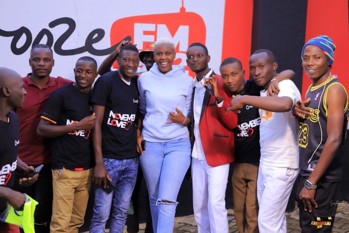 912CroozeFM's tweet photo. Croozers meeting there favorite presenters 💃🏼💃🏼💃🏼💃🏼💃🏼💃🏼 Rukundo Egumeho

#NovemberLove2022 https://t.co/aj08cGjLJI