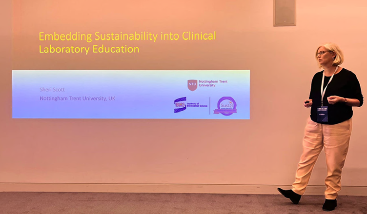 BIVDA's tweet photo. BIVDA's COO Helen Dent delivered a session on the lab medicine profession's contribution to #NetZero at #UKMedLab22 yesterday w/ presentations from @NHSEngland, @My_Green_Lab and the @IBMScience 🍃
These sessions are vital in building a more #sustainable future for our sector. https://t.co/nupZQ6uD2W