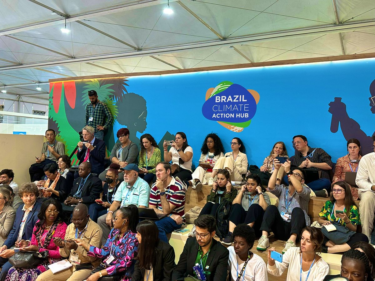 Evebazaiba's tweet photo. #COP27: Au cours de ce dialogue de haut niveau tenu ce Jeudi au Hub Action du Brésil à Sharm El Sheikh,Je me réjouis de la vision partagée et renforcée que nous avons avec le #Brésil,l’#Indonésie sur les questions de la préservation et valorisation de nos bassins forestiers. https://t.co/Sy9KIzveH4