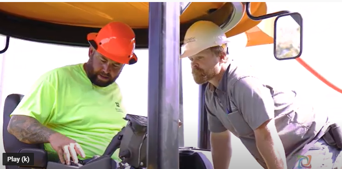 GoKineticFiber's tweet photo. During this season of gratitude, Kinetic is thankful for our Construction Team, who proudly bring fiber internet to the communities that we serve. Thanks for all that you do to ensure #HighSpeedForHere. https://t.co/CKET1ahucA  #DaysofGratitude https://t.co/50feR0heX6