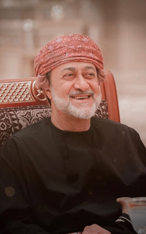 bin_said1992's tweet photo. عهد من المجد لم تمضي مواكبه ✨
إلا وأُسـرج في الموكــب القمــــرُ ✨

~
#السلطان_هيثم_بن_طارق #نوفمبر_المجيد
 #هيثم_بن_طارق #هيثم_العهد_السعيد #عُمان 
#عمان_تستعد_ليومها_المجيد #العيد_الوطني_52_المجيد #عيد_عمان_المجيد52 https://t.co/Rw3ToWFXE9