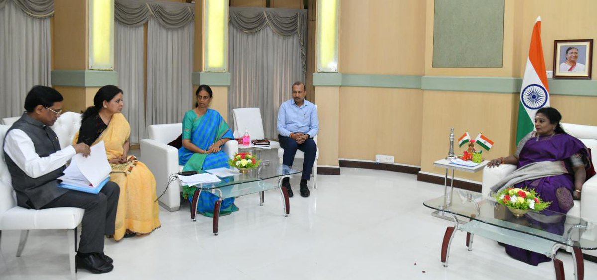 BrsSabithaIndra's tweet photo. Met her Excellency @DrTamilisaiGuv  and discussed at length matters pertaining to the Education Dept. https://t.co/0LoryH8BZu