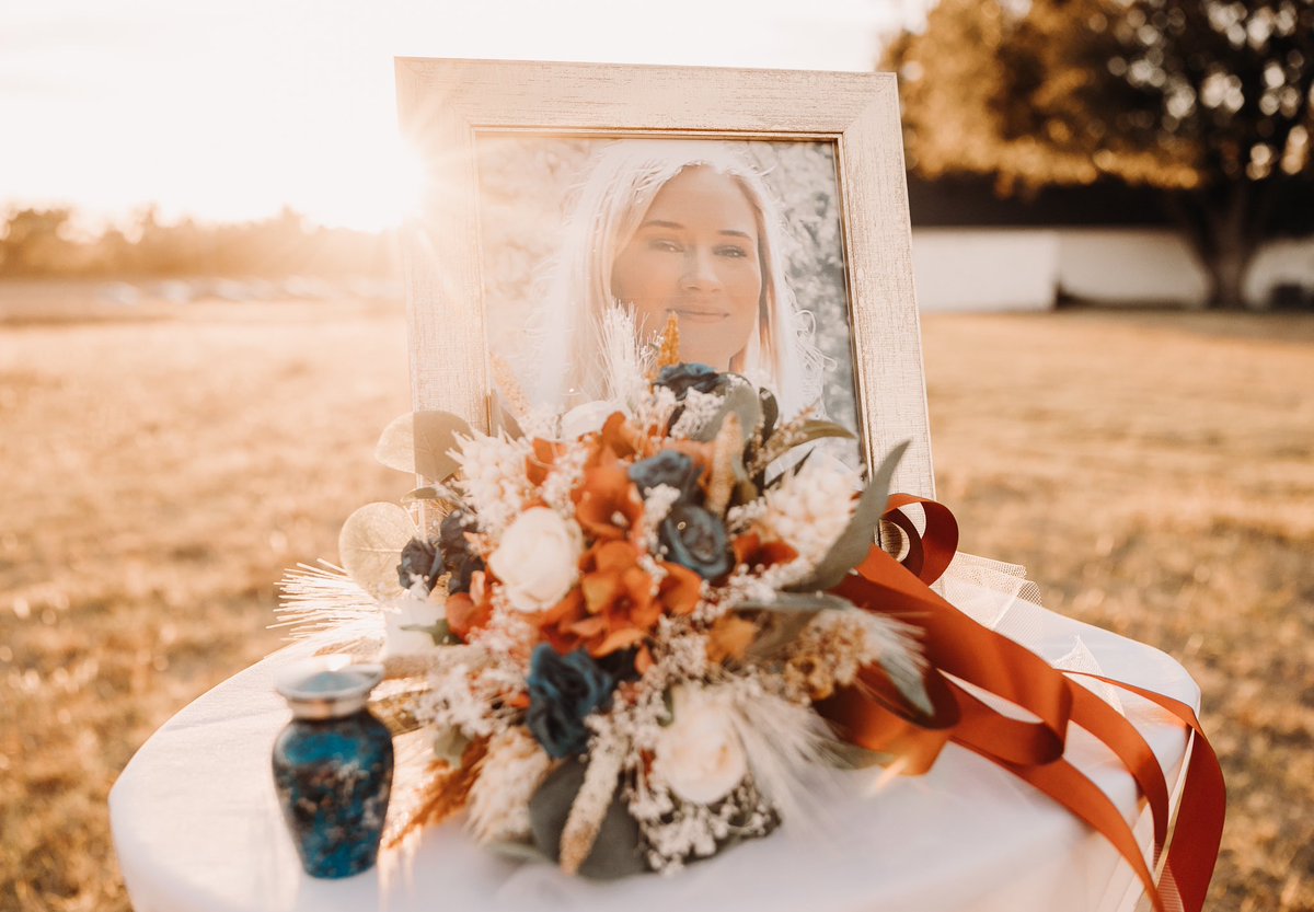 For years, Ally and I promised each other we’d be each others MOH, and even though she no longer with us, I still kept my promise to her. #allydeservedtolive #DontDrinkAndDrive #allyrocks405