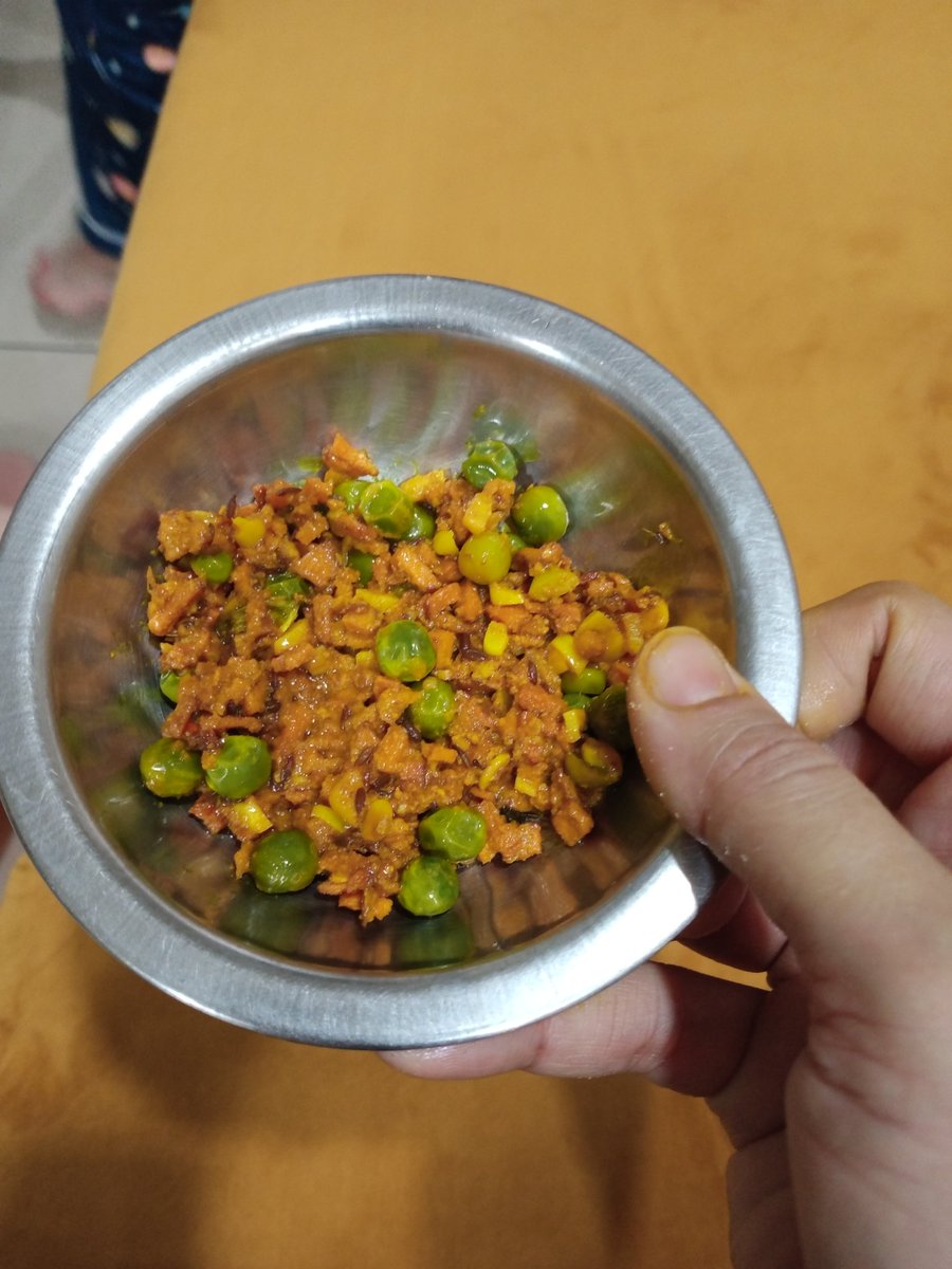 IMinakshiJoshi's tweet photo. हड्डियों के लिए और रोगप्रतिरोधक क्षमता के लिए सर्दी में हल्दी की सब्ज़ी ज़रूर खाएं।

( याद रहे शुद्ध देशी घी में ही बनाएं ) https://t.co/ZbeHSR6ZHl