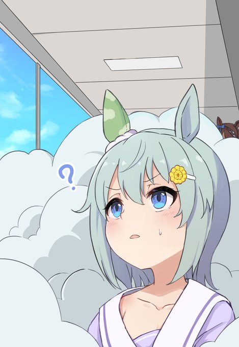 廊下を歩いていたらタキオンの研究室から突如漏れ出した謎の煙を運悪く被ったあげく、何故かロリ化するセイウンスカイの絵#ウマ娘 #セイウンスカイ 