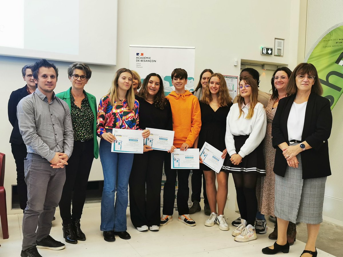 acbesancon's tweet photo. Remise du prix national #NonAuHarcelement
Catégorie "affiche lycée" au lycée Georges Colomb de Lure et du prix coup de cœur académique #NonAuHarcelement au collège Lucie Aubrac de Doubs.
Félicitations et bravo à toutes et tous 👏 https://t.co/Bf2SN1apV3