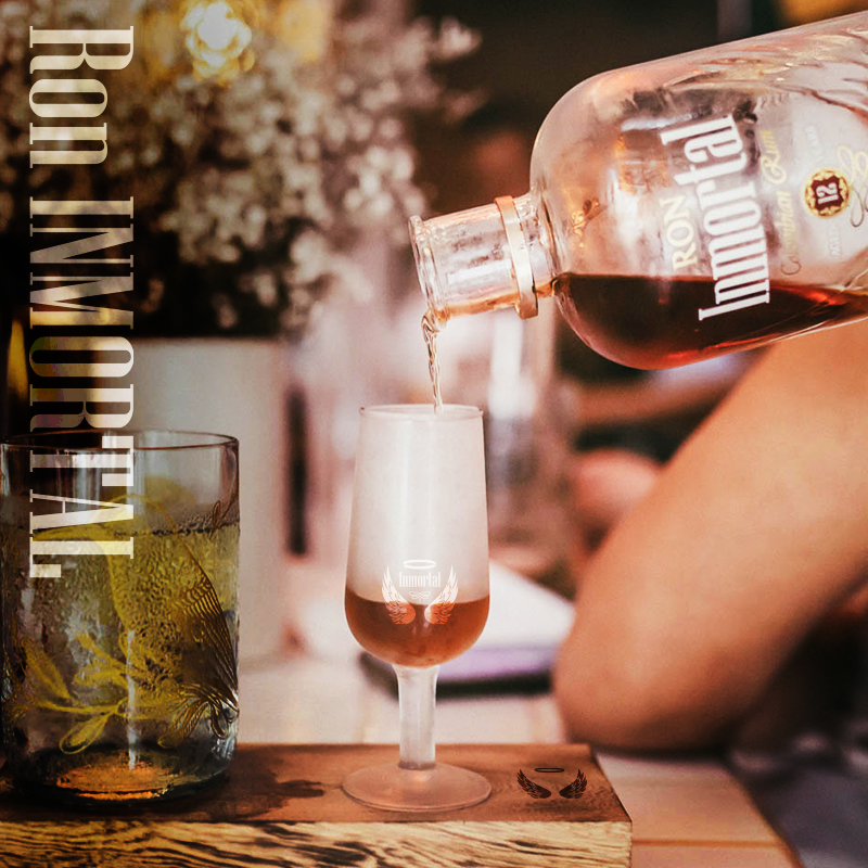 Slow evenings and long pours. Ron Inmortal is crafted for the simple moments.

To order online or learn more about  #RonInmortal click here ➡️ roninmortal.com #EverlastingSpirit 

#rum #craftrum #colombianrum #roncolombiano