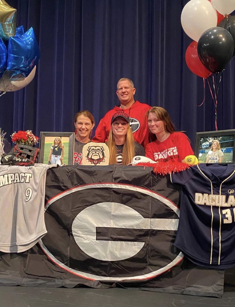 Officially a Dawg!🐶🤍 <a href="/UGACoachTony/">Tony Baldwin</a> <a href="/UGASoftball/">Georgia Softball</a>