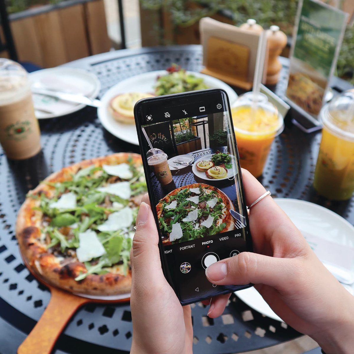 UrthCaffeSaudi's tweet photo. ابدأ اسبوعك بألذ الأطباق من #ايرث_كافيه 

"Best memories are made around the table"

#lunch #pizza #urthcaffesaudi #UrthCaffe #winter #November https://t.co/LiVcKy8vAr