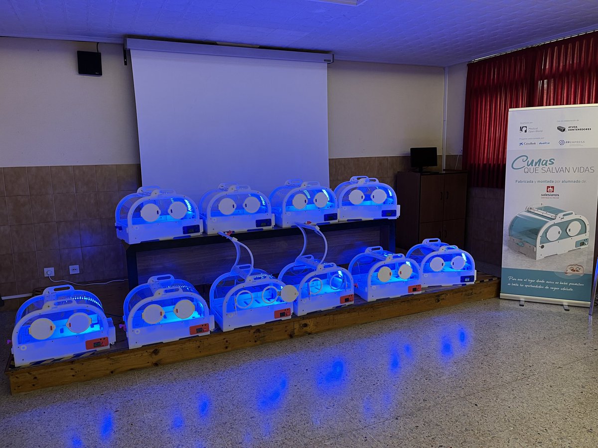 centroboscoleon's tweet photo. 10 CUNAS CON DESTINO UCRANIA
Hoy hemos puesto el broche final a esta primera fase del proyecto. Las diez cunas irán a hospitales de #Ucrania. Gracias a la convocatoria Dualiza de CaixaBank y a BA GLASS León que han colaborado en su financiación 
#FP #proyectos #cunasclimaticas https://t.co/roXyvfz1YF
