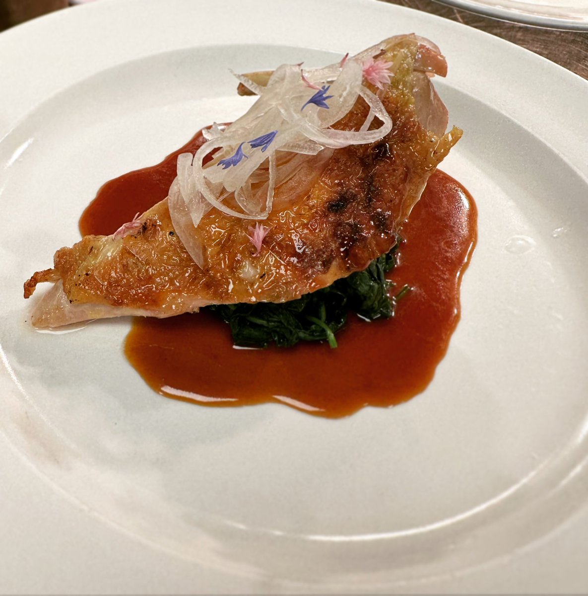 GUINEAFOWL
cooked over coal 🔥
spinach
bone sauce

#November #Guineafowl #Supper