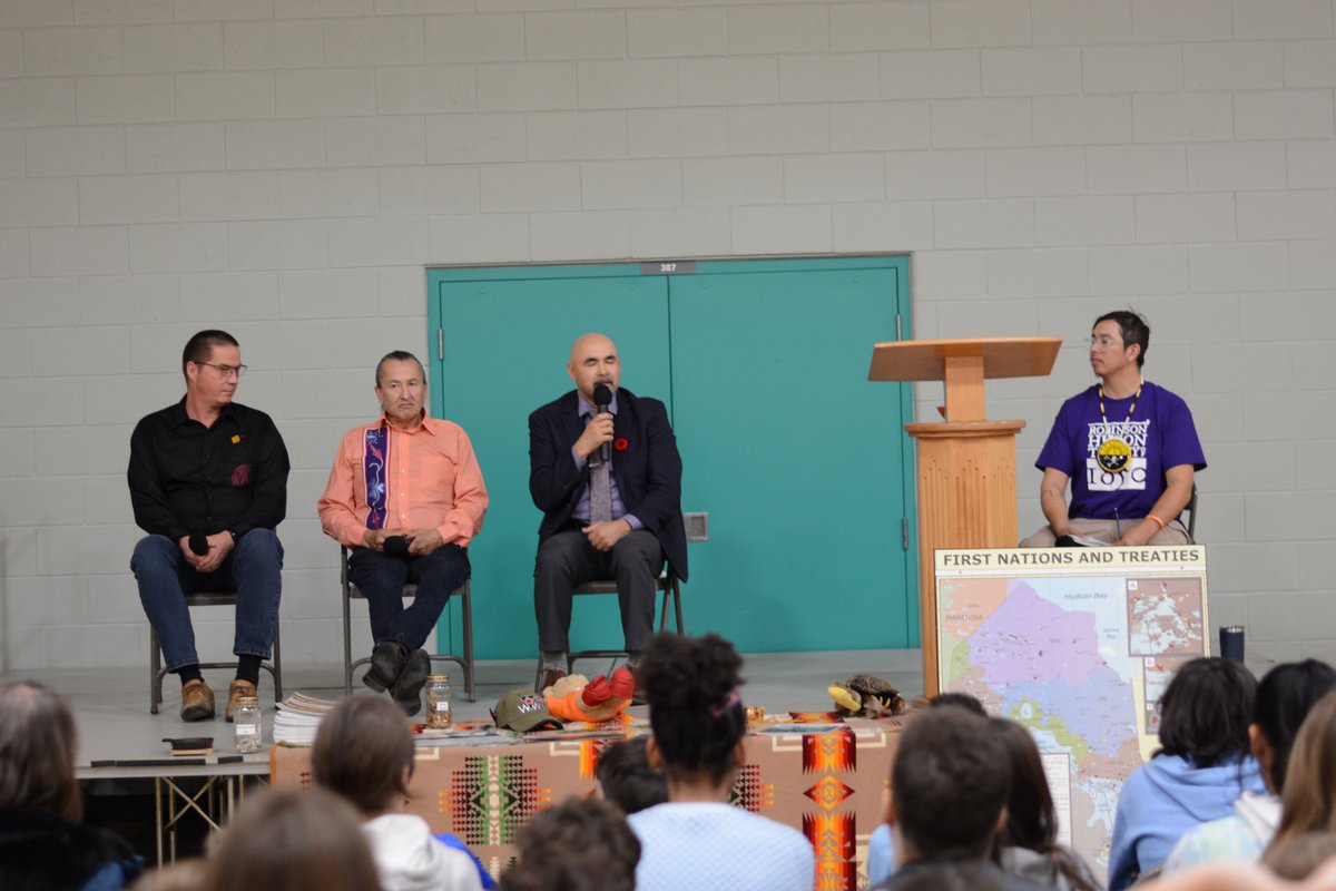A Robinson Huron Treaty delegation led by Ogimaa (Chief) Nootchtai, Ogimaa Toulouse, and Ogimaa Pawis was hosted at St. Benedict yesterday in honour of Treaty Recognition Week. Grade 6 students were able to ask questions to deepen their understanding! Chi-miigwetch!

#TreatyON