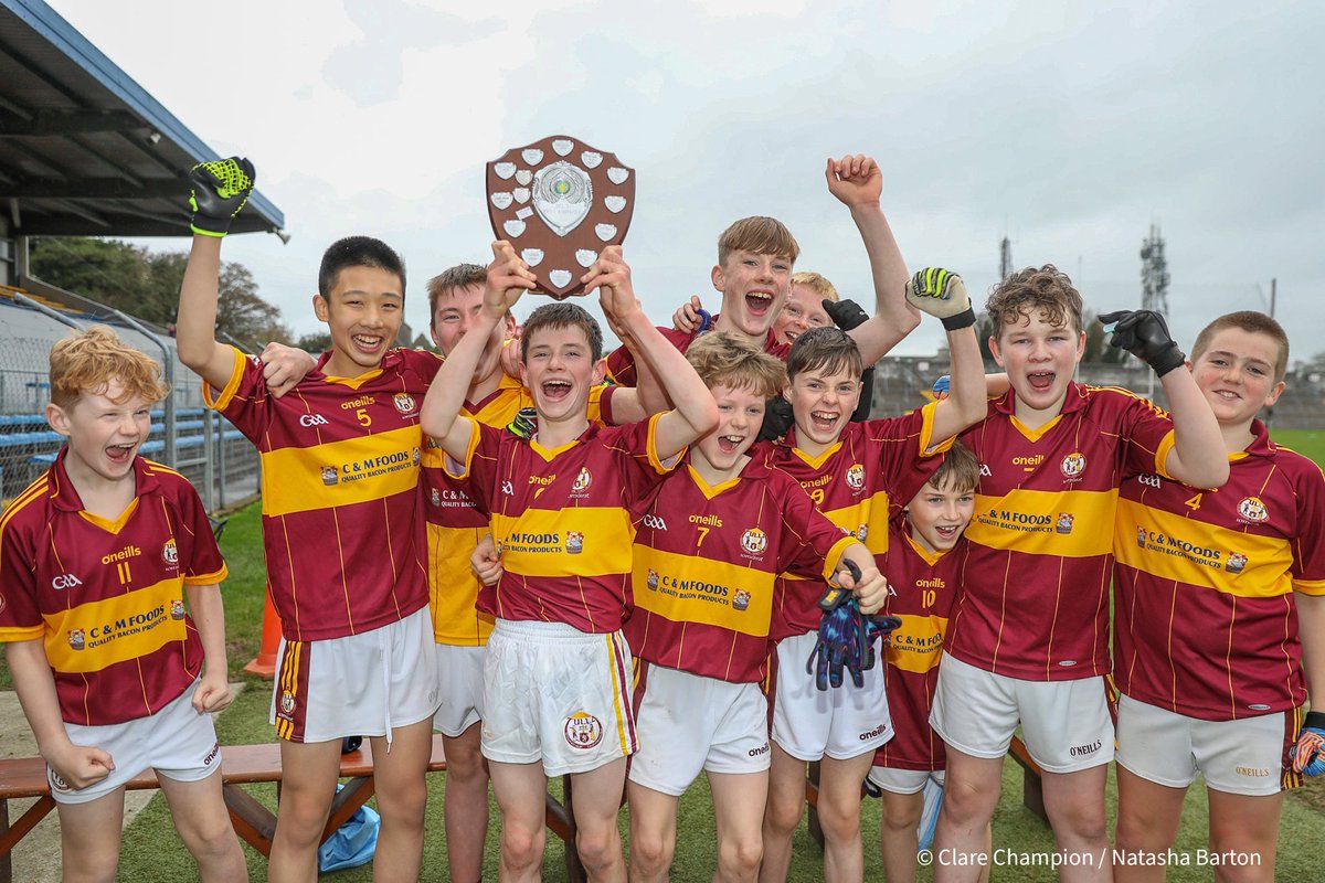 ClareChampion's tweet photo. A high scoring Div 3 final sees Tulla NS edge past a fast finishing Clonmoney NS on a 4:08 to 5:02 score line in today’s 
Cumann na mBunscoil an Chlair in Cusack Park 
⁦@cnambnaisiunta⁩ 
Pic ⁦@nbartonfoto⁩ https://t.co/aVGIE76nkz