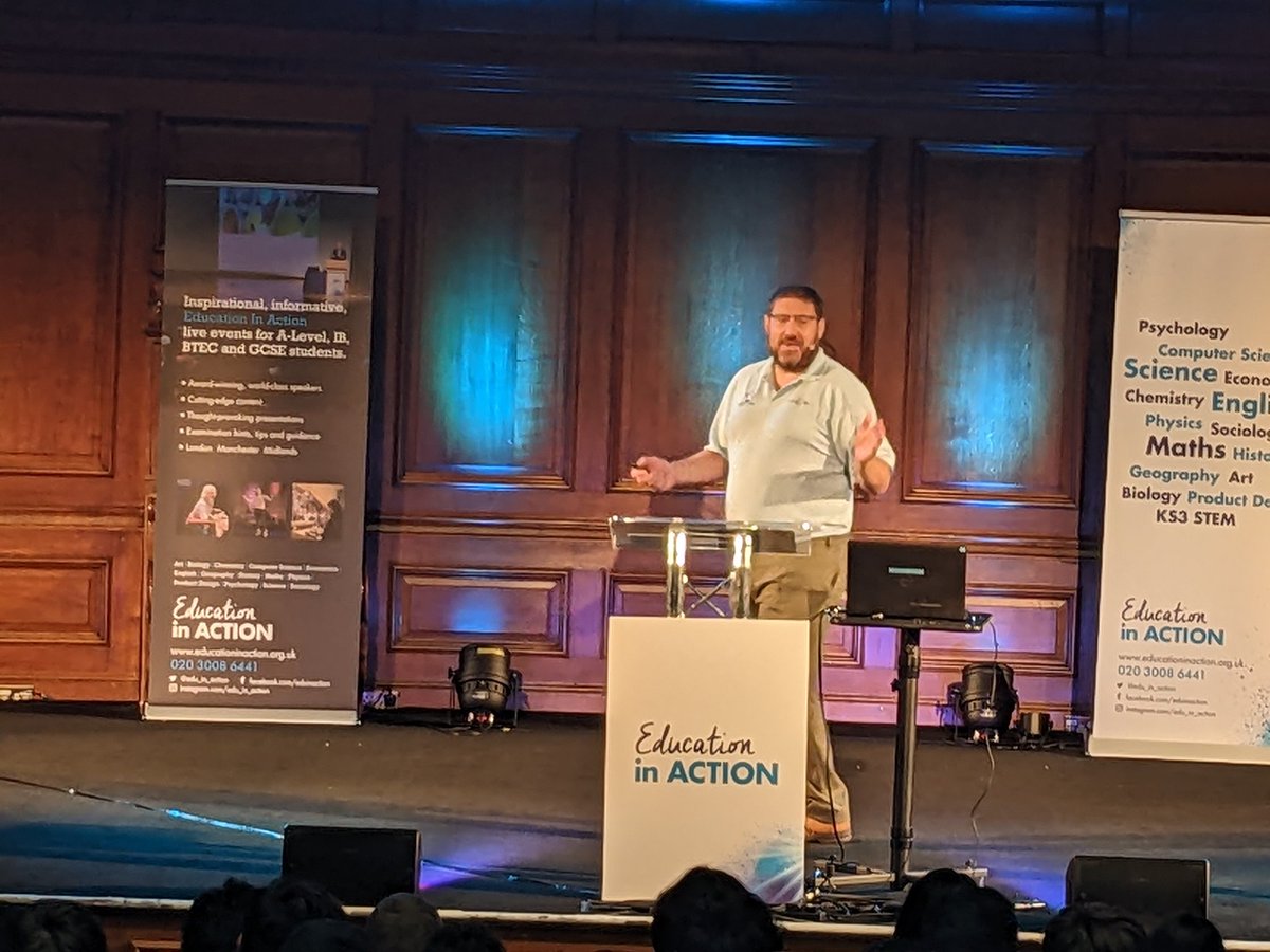 edu_in_action's tweet image. Round of applause for our chair @paullongnet for guiding us through the day and a fab exam master class! #CompSciInAction #alevelcompsci #compsci