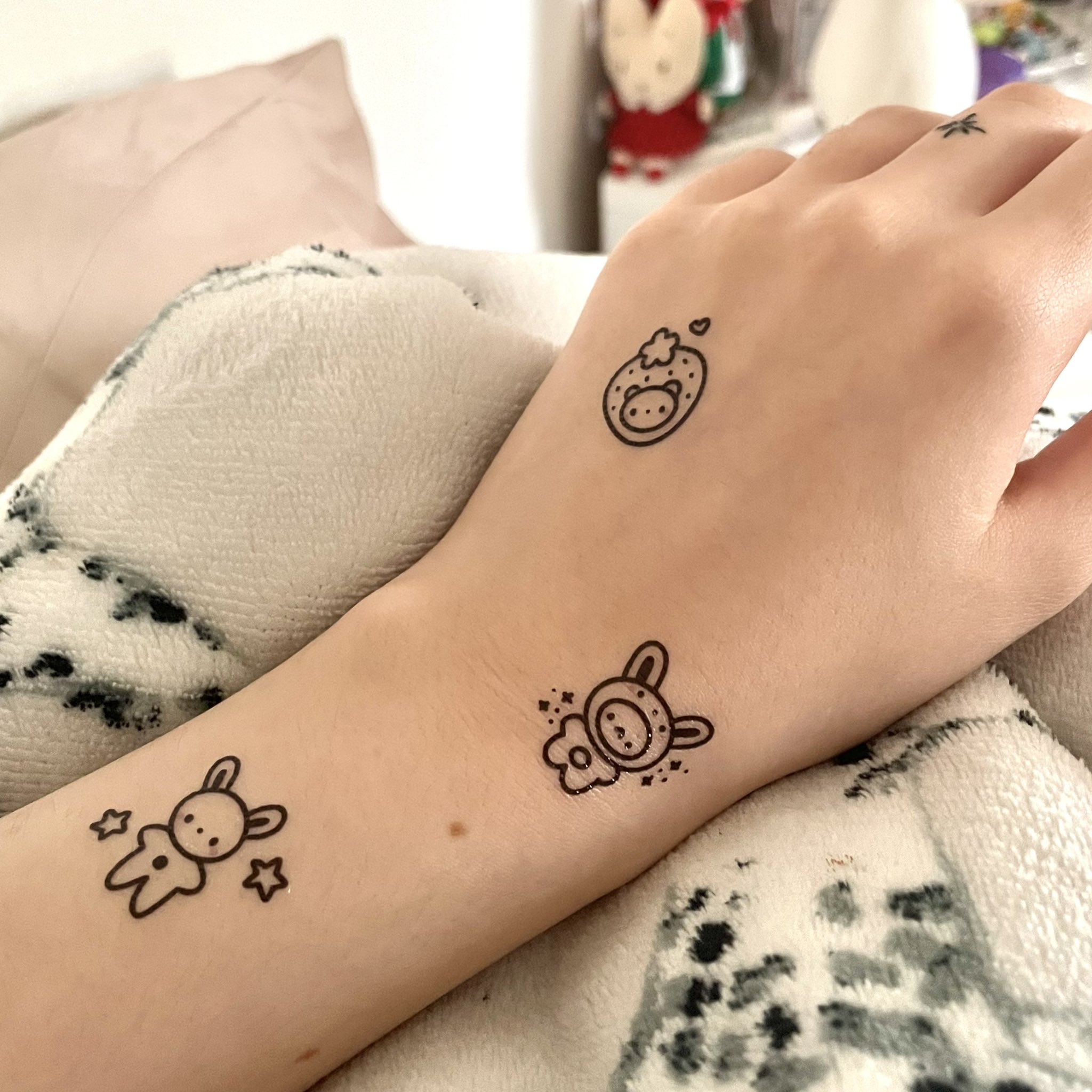 Simple Wrist Tattoo Type Mehndi Design For EID - Simple Wrist Mehndi Design  For EID 2020 - video Dailymotion