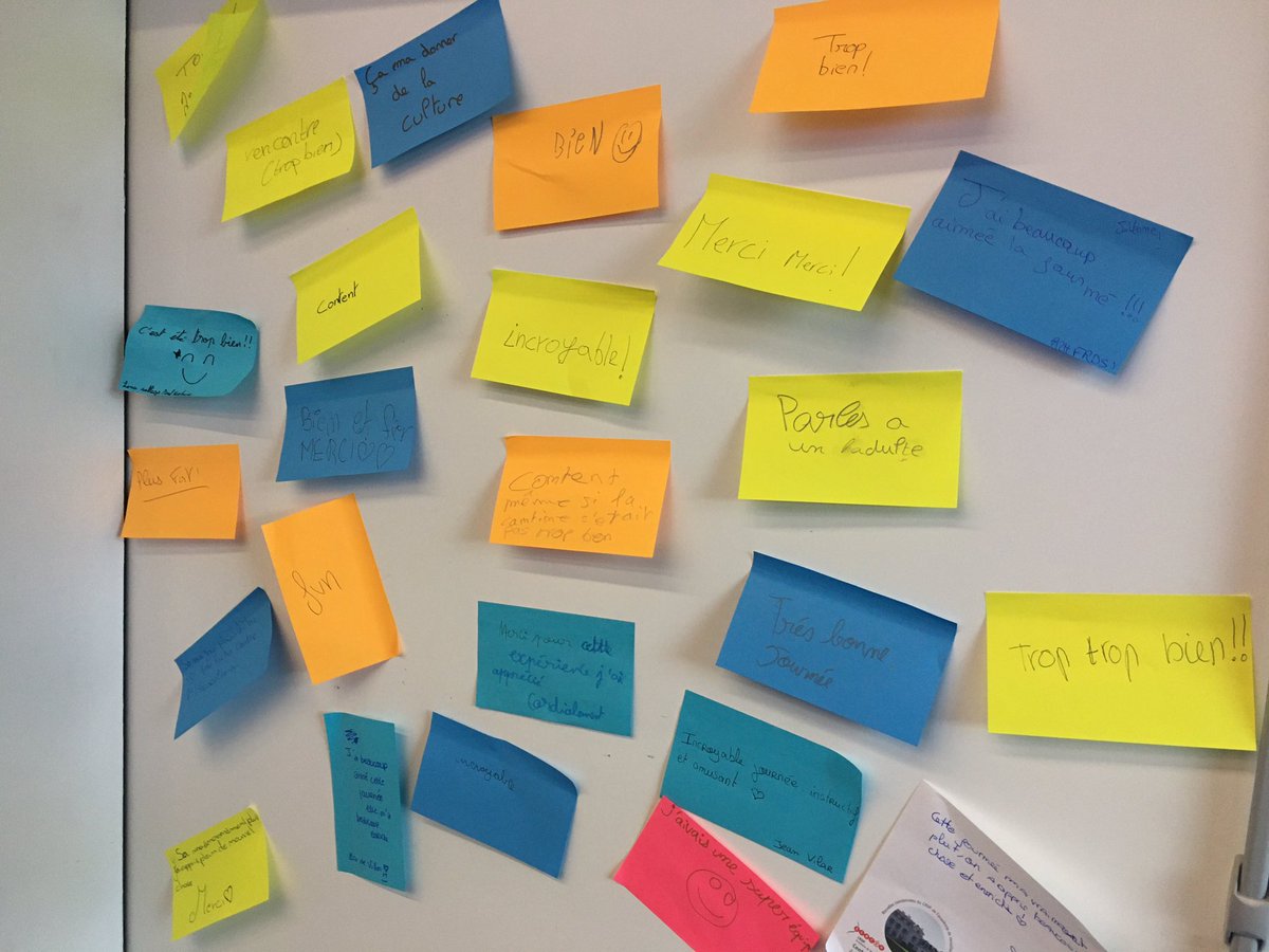 ClemHESLING's tweet photo. Fin de journée #hackathonNAH, les élèves laissent une trace de leur ressenti de la journée, que du positif, #yaplusqua 
Un immense merci à @canope_78, et aux différents acteurs de la #citeeducative @Les_Mureaux #NonAuHarcelement https://t.co/K9ipe6bCwa