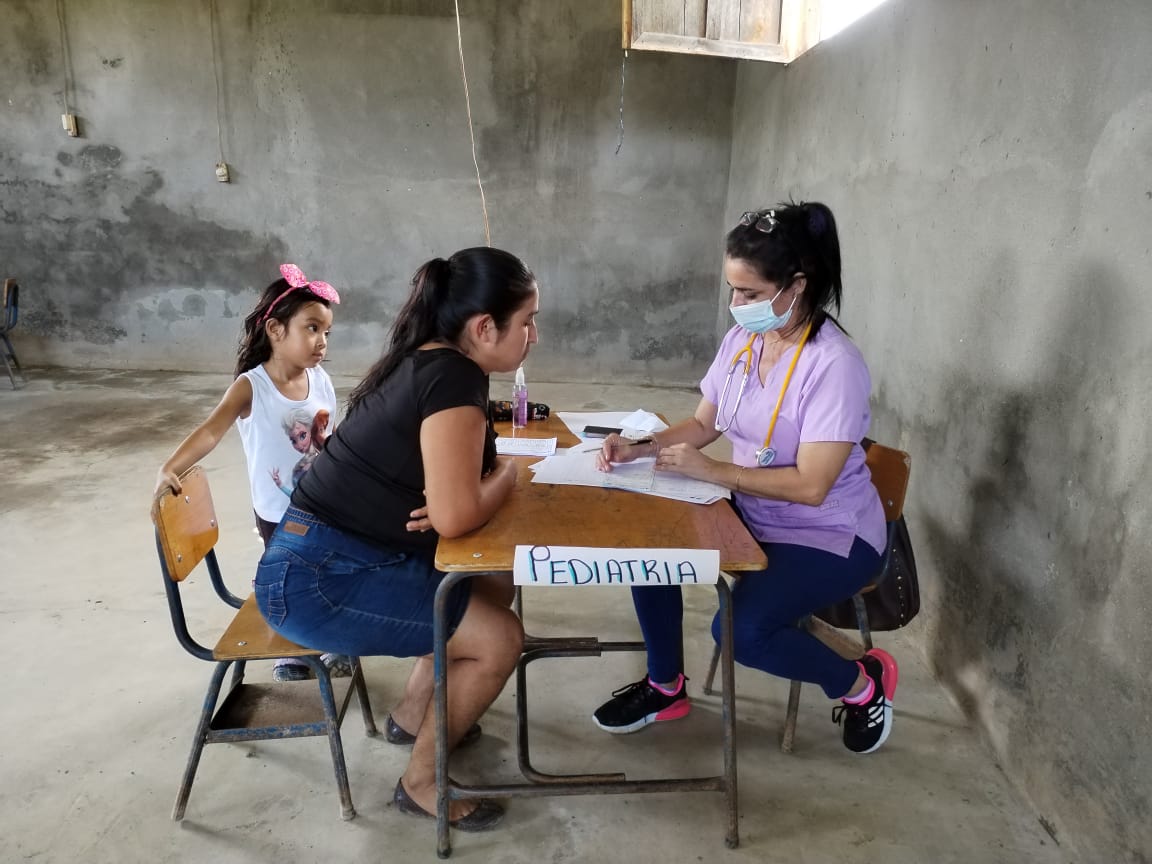 DrReynerio's tweet photo. Jornada de salud en aldea Valle 2, distrito Xalbal,Ixcán, Quiché.
"Debemos prepararnos a cumplir nuestros deberes con los demás pueblos, sin lo cual nuestro concepto de la solidaridad humana quedaría enmarcado en la esfera minúscula de nuestras fronteras nacionales"
#CubaCoopera https://t.co/Cj0hoCRwDY