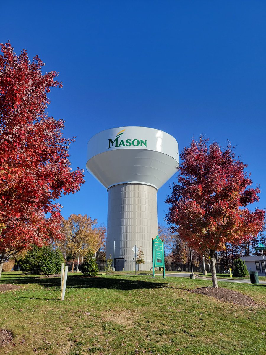GoJoePR's tweet image. What a beautiful day at @GeorgeMasonU Remember to get out and enjoy the great weather! #touchgrasstuesday #mimspr