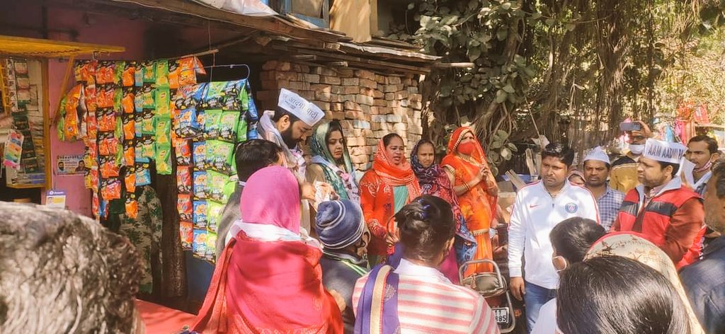 RAHULKU07515051's tweet photo. आपकी मेहनत जरूर रंग लायेगी, 
लड़ेंगे जीतेंगे
MCD में भी केजरीवाल।।#वार्ड98_अनुराधामनोजपंडित @ipathak25 @Manojpandit87 @msisodia @AAPDelhi @ArvindKejriwal @AapKaGopalRai https://t.co/kpifsAjceg