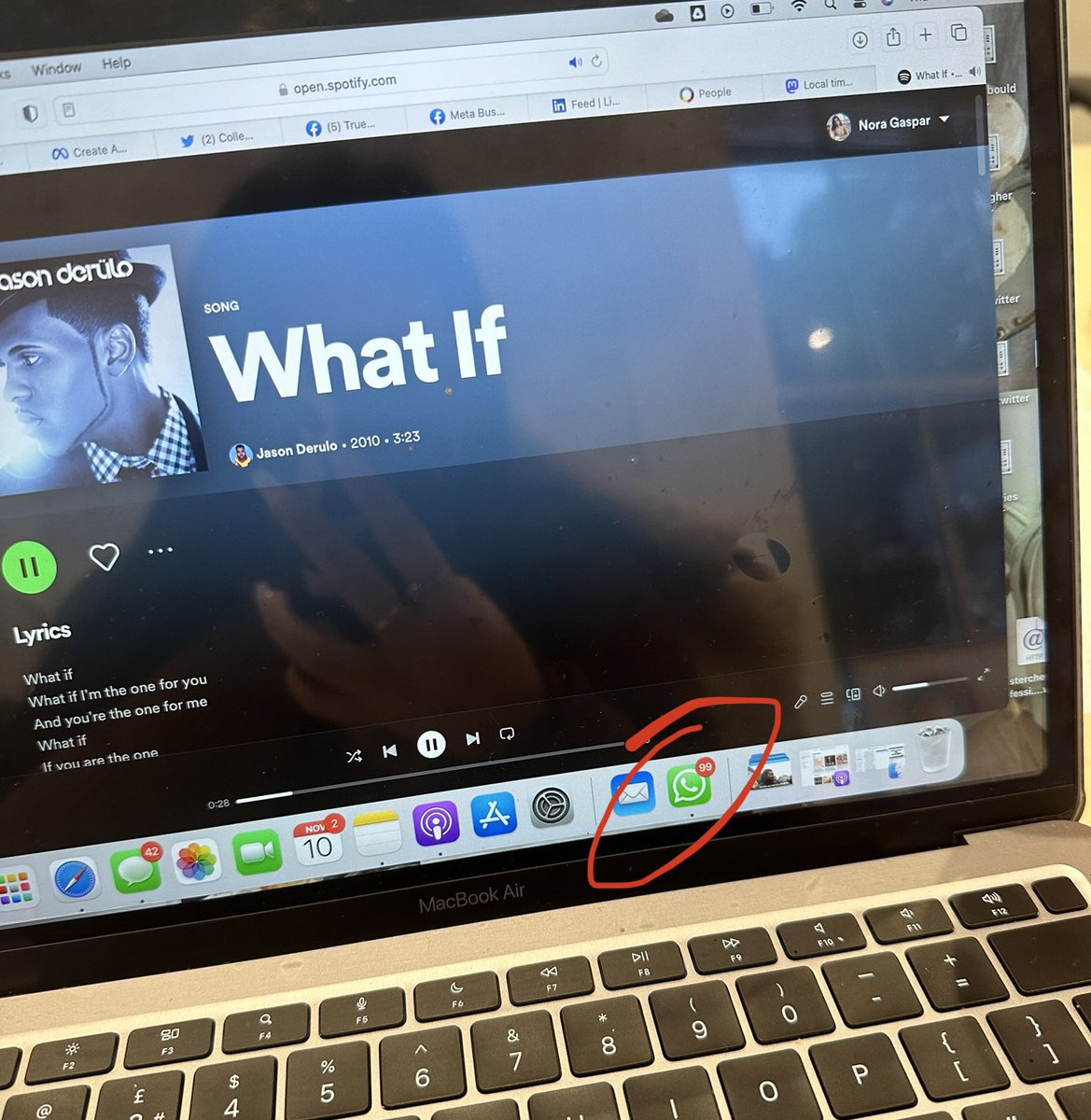 noragasparr's tweet image. When they complain that I never reply to messages 😬 is not that I don’t want to is because I can’t keep up 😩 assistant needed 😅 #whatsapp #keepingupwithlife
