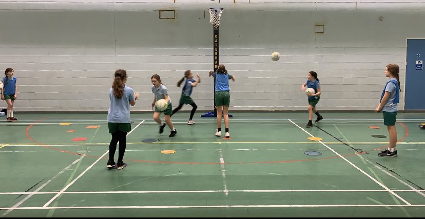 NetCats200's tweet image. A fab morning of outreach netball with two amazing groups of netballers from @HamseyPrimary &amp;amp; @audleyprimary  

A credit to their schools &amp;amp; more excitingly they go head to head tonight in their primary league fixture! 😻💪🔥

@CatPartnerships 

#lovenetball #NetCats #partnerships