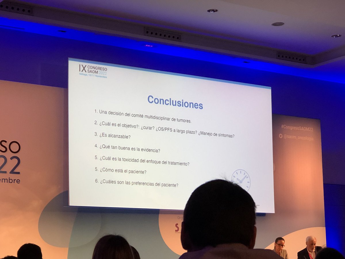 saom_oncologia's tweet photo. En el #CongresoSAOM22 hablamos de la enfermedad oligometastásica y de su abordaje desde una visión multidisciplinar. Abre el turno de intervenciones nuestra compañera la Dra. Beatriz González, del @clinicogranada, quien aporta la visión del oncólogo médico. https://t.co/mNsVZyz4ea