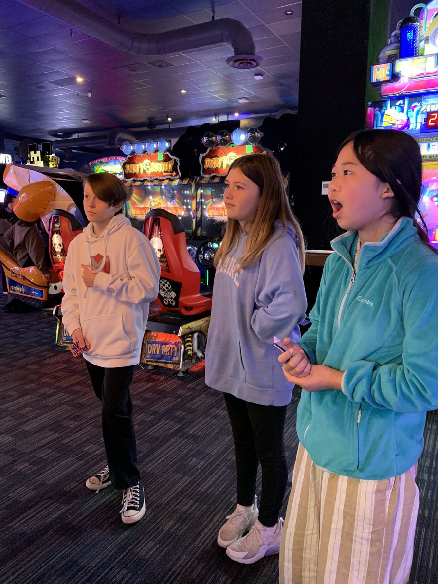 SASRIMiddle's tweet photo. The Middle Schoolers had a great time at Dave & Busterโs! #SASRI #SASRIMiddle https://t.co/oVdeafvhFT