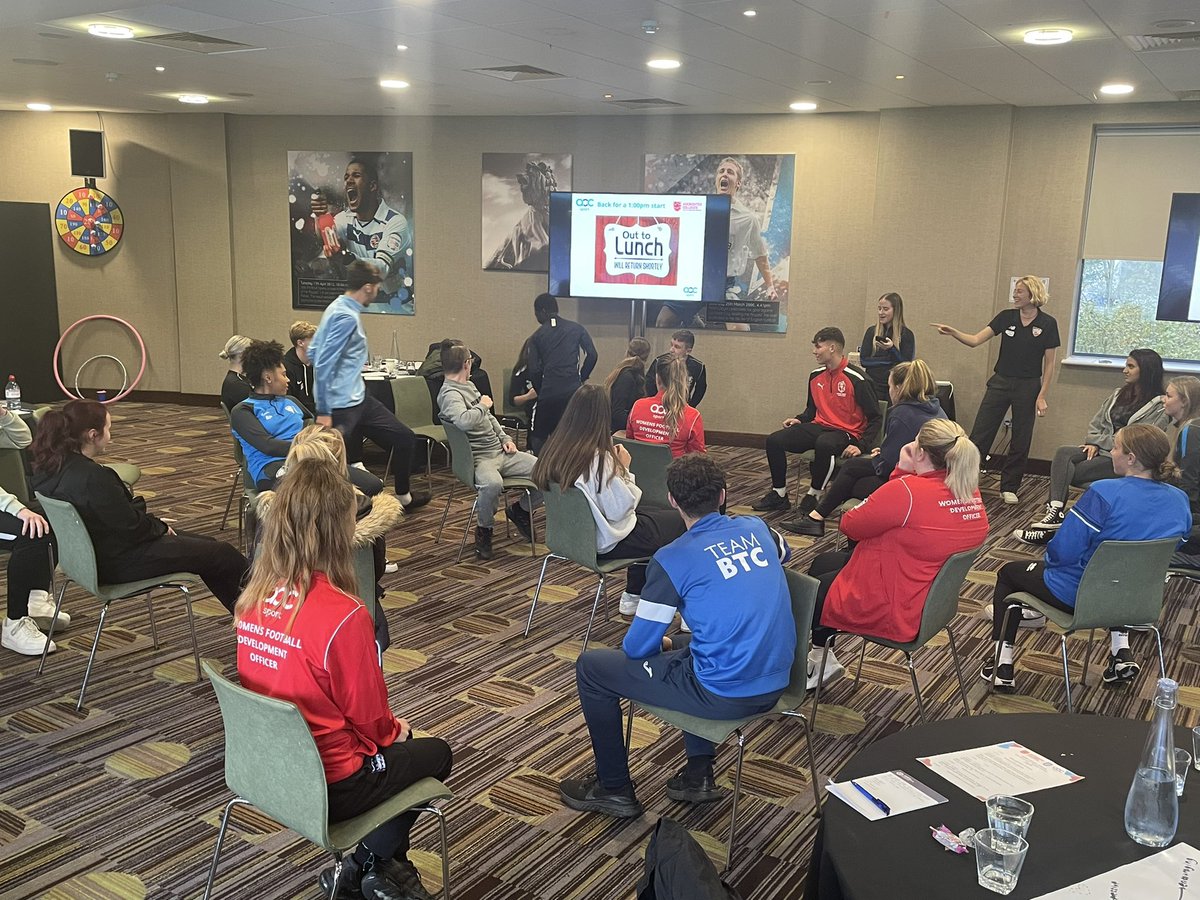 ECFA12's tweet photo. That’s a wrap! 

Fantastic finish to the day with sessions from Hannah Masters @BUCSsport and Reading In The Community ⚽️

We finished with a session on action planning and our Activators/Staff created a wall of ‘Game Changing’ ideas to take back to their colleges! 💫⚽️ https://t.co/5HhU1albIW