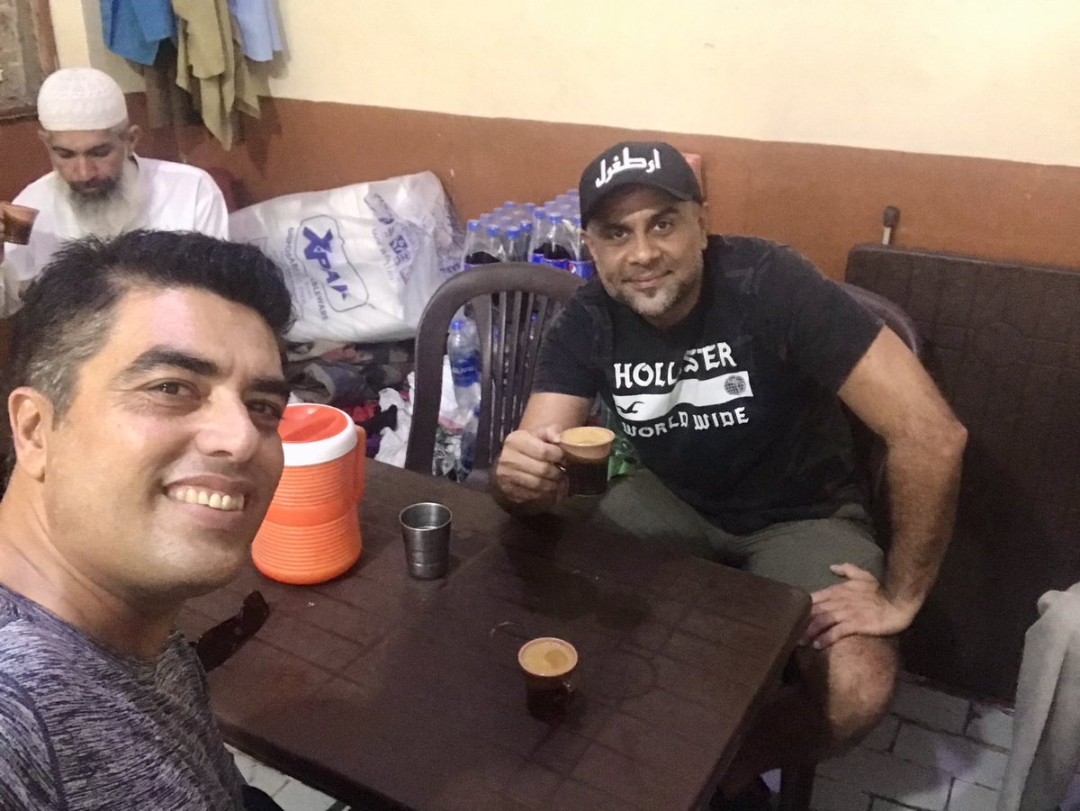 tahirthe12thman's tweet photo. ๐จ Friends Forever
A met up remain always a priceless for both
A cup of tea with my best buddy
@EAShami10
โ๏ธ
@cricketireland
#bestFriend #irishBoy #karachiLife #CupOfTea https://t.co/I8GJnplTFV
