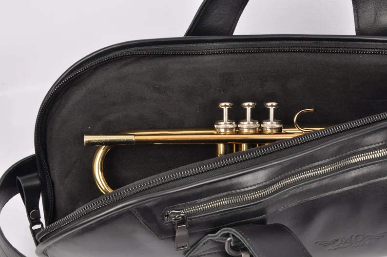 MG_Leather_Work's tweet photo. MG Leather Work Trumpet Bag.
https://t.co/8vBBWdJqWX
#trumpet #trumpetlife #trumpetlove #trumpetplayers #trumpets #trumpetswag #trumpette #trumpetlovers #trumpetbag #trumpetcase #brasswind #trompeta #trompete #trompette #trompet #mgleatherwork #mglw https://t.co/UMQ6FYtXNo