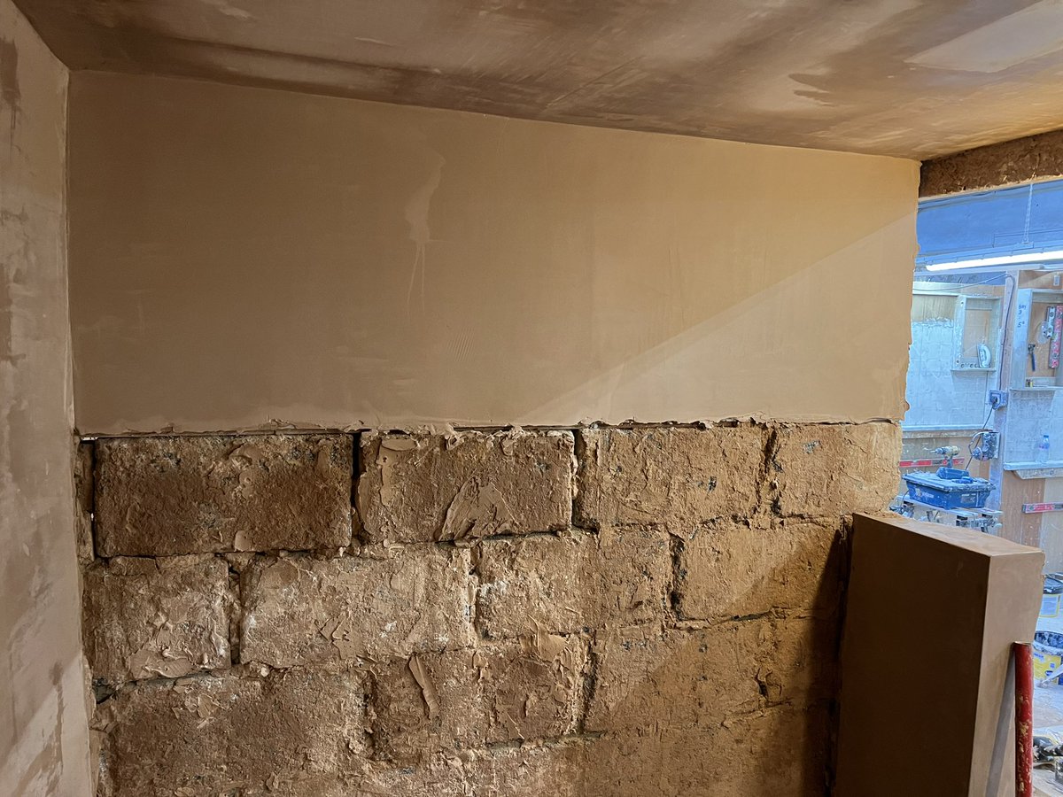 jamesmccrea's tweet photo. And in the afternoon, the left side of the wall to the join (came out ok imo), and a bit of skimming on top of the plasterboard at the top of the right hand wall. https://t.co/6hjSLCpbIu