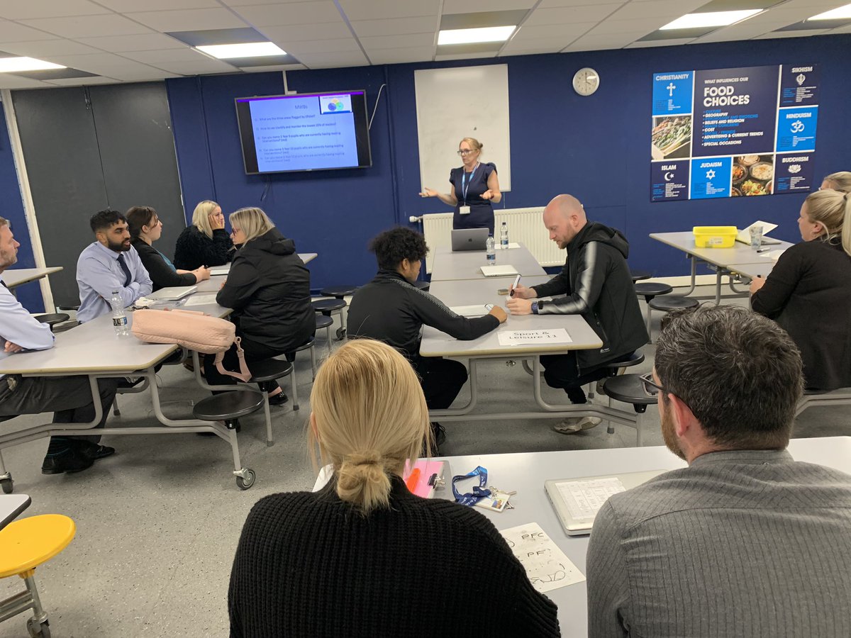 HeightsBburn's tweet photo. @Tillybeanlopez delivering an excellent training session today: importance of reading within the school https://t.co/xUuvneIebs