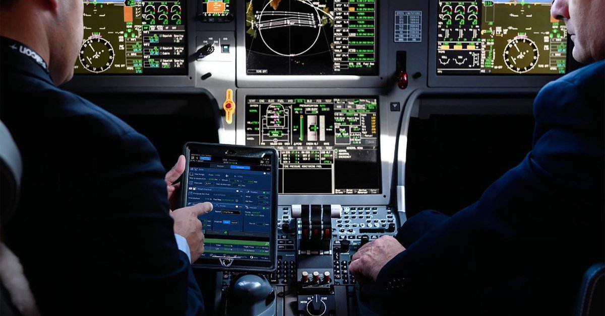 DassaultFalcon's tweet photo. Air and ground mission control in the palm of your hand. #FalconSphere all in one integrated EFB solution.
Download the brochure: https://t.co/3pdjBmGO6M https://t.co/0K06HoSnS9