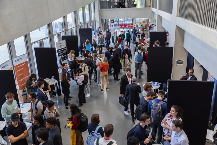 telecomparis's tweet photo. Le jeudi 27 octobre s'est déroulé le #forumtelecomparis à @telecomparis.

Ce Forum était co-organisé par les #relationsentreprises de l'Ecole et l'#associationetudiante @Forum_TP.

Le jeudi 24 novembre aura lieu le Forum Télécom Paris en #distanciel sur SeeKube. https://t.co/yNFTAtGJid