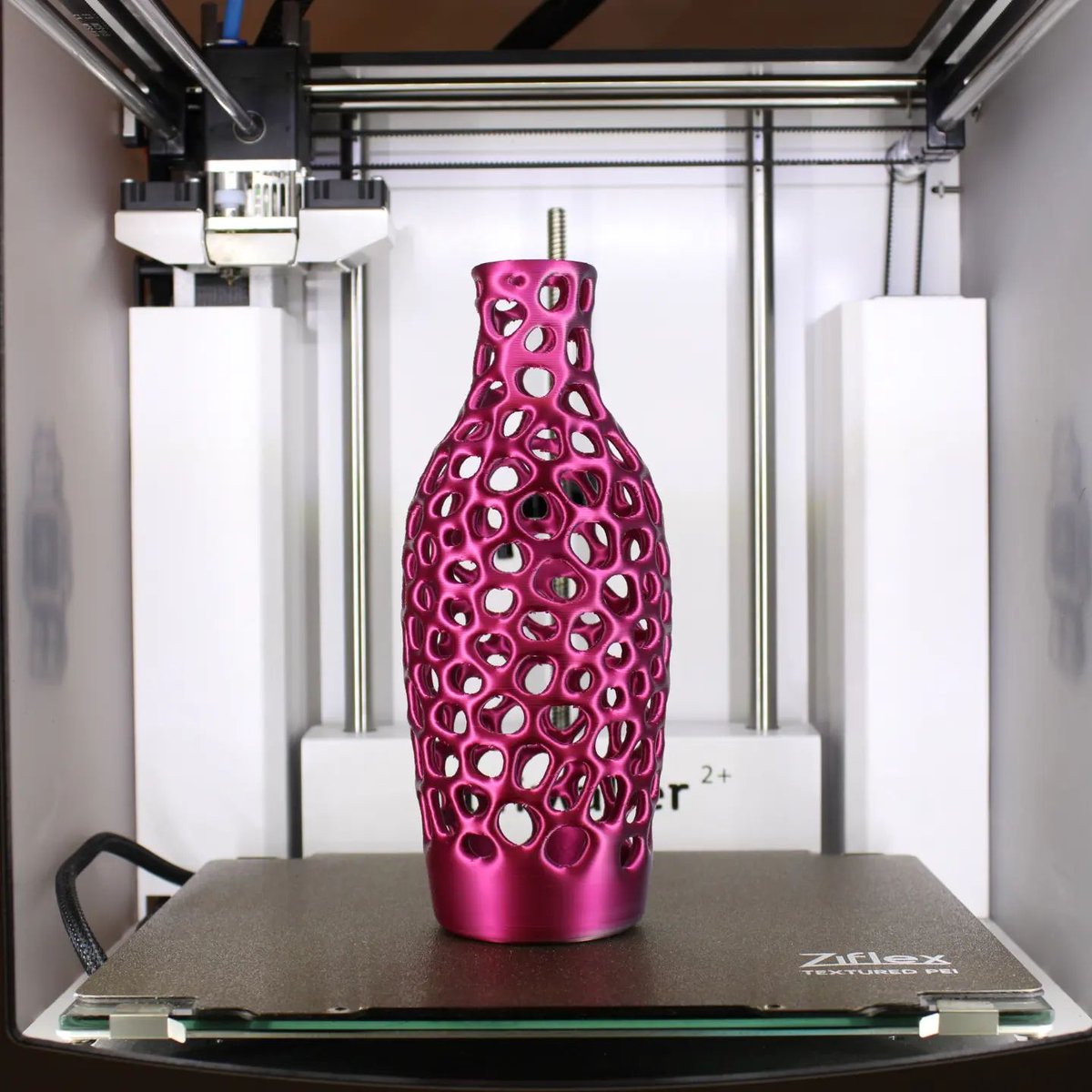 Zimple3D's tweet photo. Repost from @Formfutura 

🖨️ 3D Printer: @ultimaker 2+ /w #ziflex
🧵 Filament: Colormorph PLA by @Formfutura 

#3dprinting #3dprinter #3dprinted #vase #vases #slimprint #3dprint #3ddruck #voronoi #organic #generativedesign #homedecor #formfutura #fdm #zimple #ziflex https://t.co/ftInxKupfl
