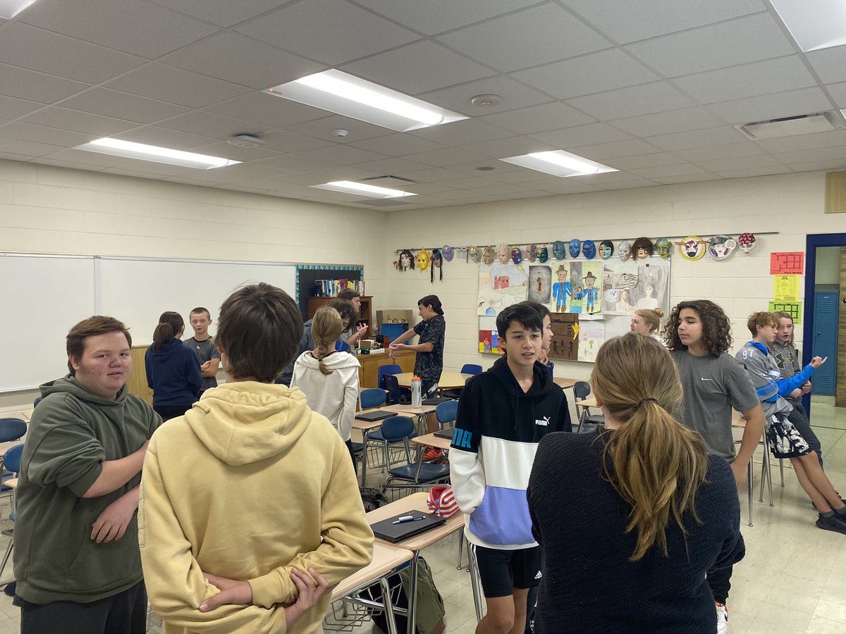 acoppGL's tweet image. Prepping for speaking opportunity project presentations next week by talking to a partner about snack choices in lightning rounds. #qualityspeakingskills #glcsms