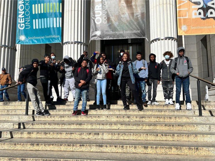 DunbarHSDC's tweet photo. Yesterday Ms. Simmons’ class had a great day on their field trip to the @smithsonian NaturalHistoryMuseum! 🔴⚫️
#Since1870 #WeWorkForKids https://t.co/J7Enur2nRM