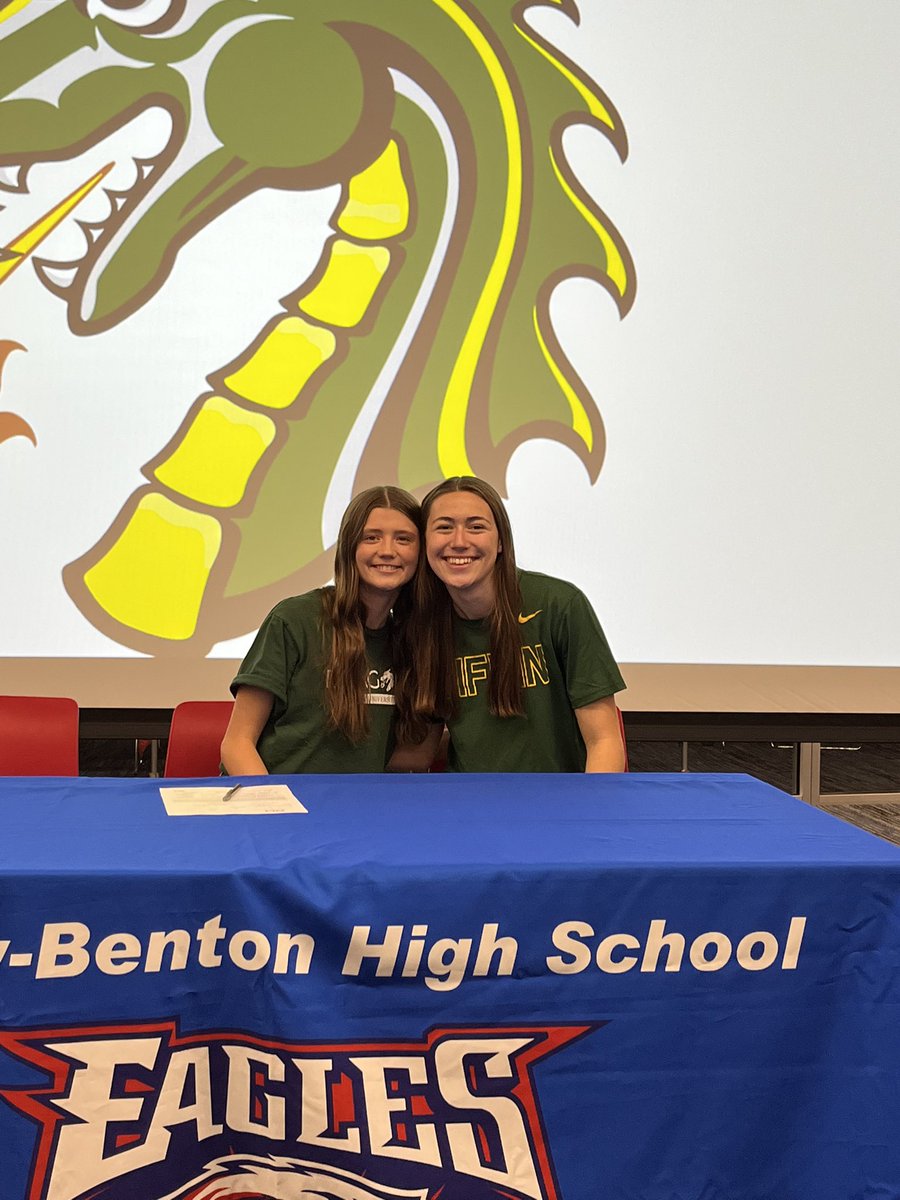 ReeganHayward's tweet photo. Officially a Gon! 🐉 @TiffinUWBB @WOSNScores @fhsLadyTrojans @Courier_Sports https://t.co/Z12lSsPzZ8