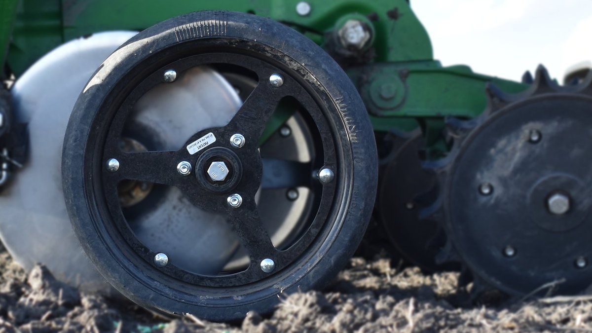 mudsmithGW's tweet photo. Our open rim design reduces mud and debris buildup while being extremely durable. The modular construction allows EVERY part to be field replaceable. Our #hardwarekits include everything necessary to convert old gauge wheels to our open rim design.
#gaugewheel #agriculture https://t.co/Sgx2LaLPcH