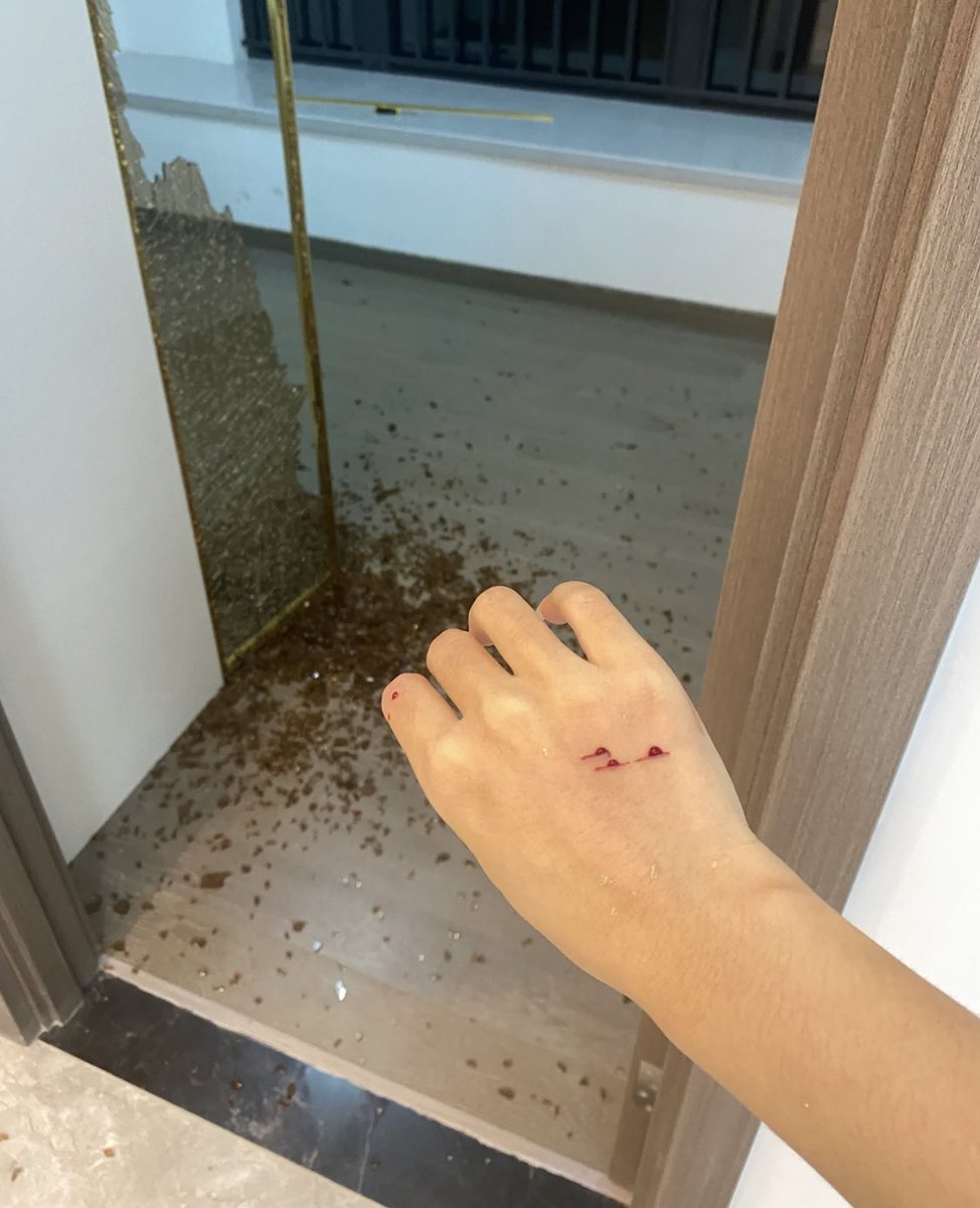 soymilk_33349's tweet photo. 迎接雙11ㄉ第一個瞬間 不但沒脫單 還受了傷⋯⋯🙂 https://t.co/ExTnTLLo6S