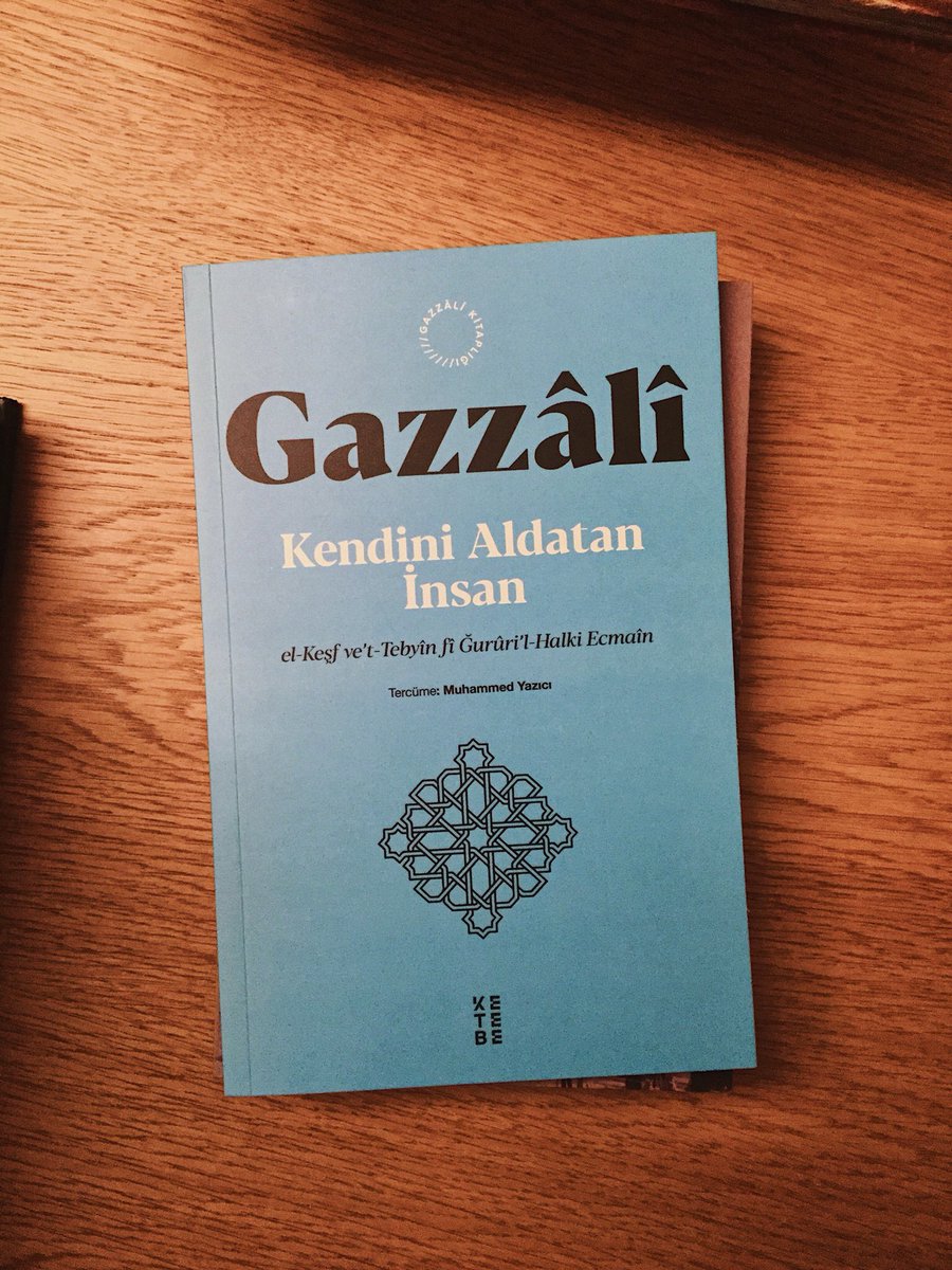 İmam Gazali’nin “el-Keşf ve’t-Tebyîn fî Ğurûri’l-Halki Ecmaîn” eseri, Muhammed Yazıcı hocamızın çevirisiyle Ketebe’den çıktı.

Bu vesileyle, bu gönderiyi beğenip retweet eden 10 kişiye kitabı imzalı bir şekilde hediye etmek istiyoruz. 

📌 Çekiliş sonuç tarihi: 17 Kasım Perşembe