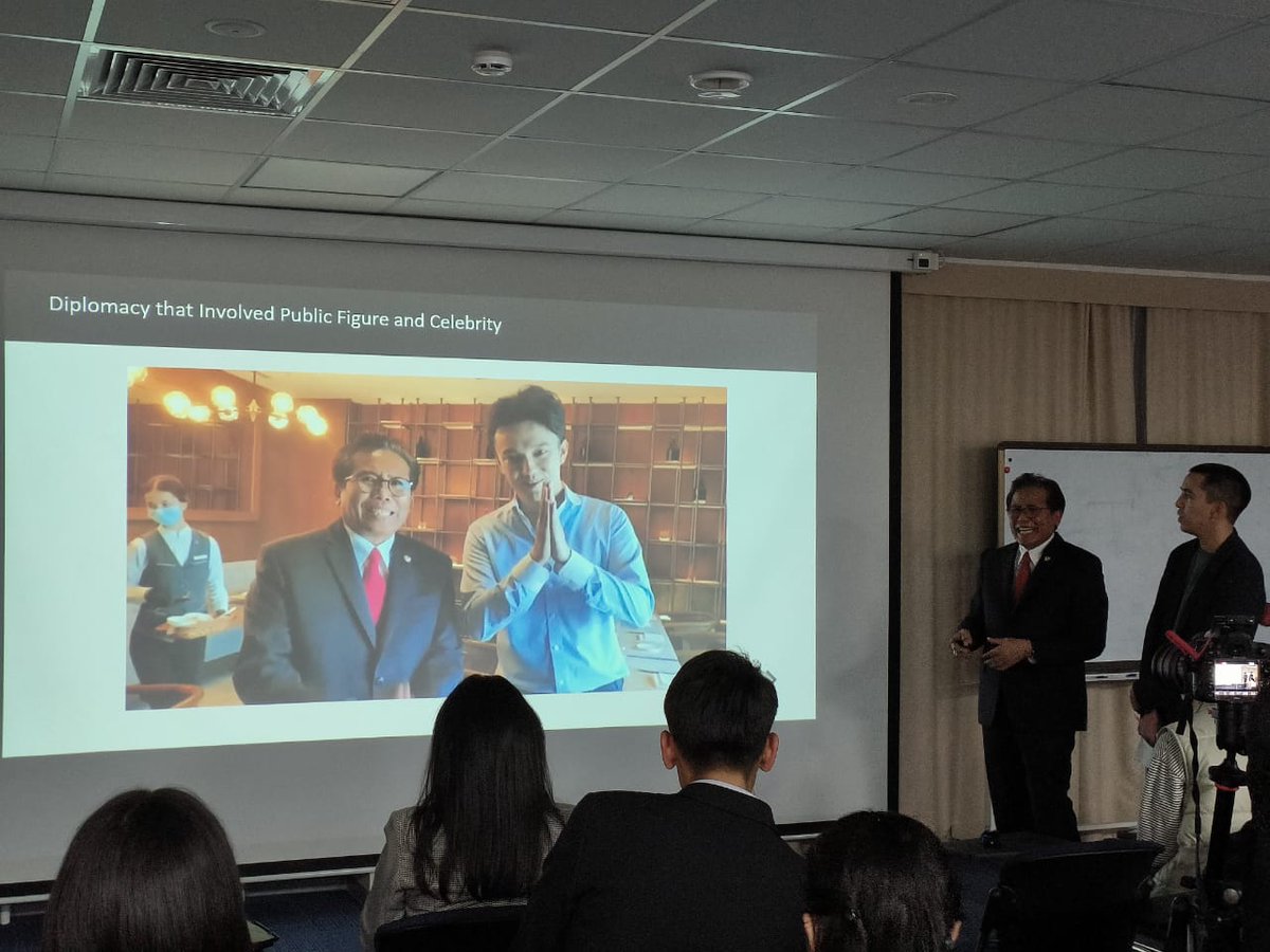 fadjroeL's tweet photo. Thanks @dimash_official to be the cultural connector between #Indonesia @Kazakhstan. Today's lecture in Diplomatic Club in Astana ~  #DubesRIKazakhstanTajikistan #IniDiplomasi #RintisKemajuan @Kemlu_RI @Menlu_RI #AstanaTheServingEmbassy #IndonesianWay @nursultan_kbri @dimash_ID https://t.co/gZmS6FVX2O